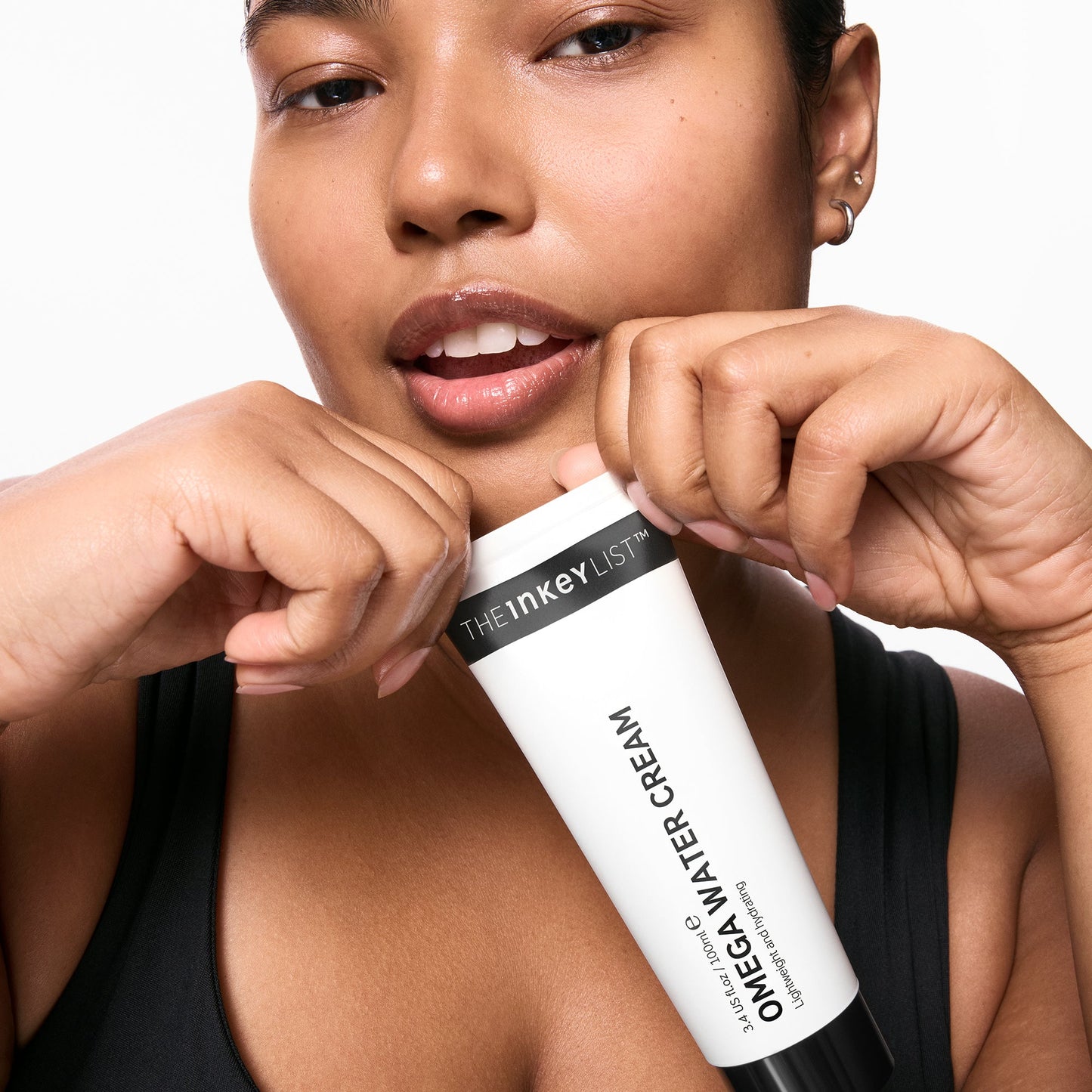 supersize-omega-water-cream-duo-j1 03_KAFFYA_07_HOLDING_OMEGA_SUPERSIZE_001.jpg