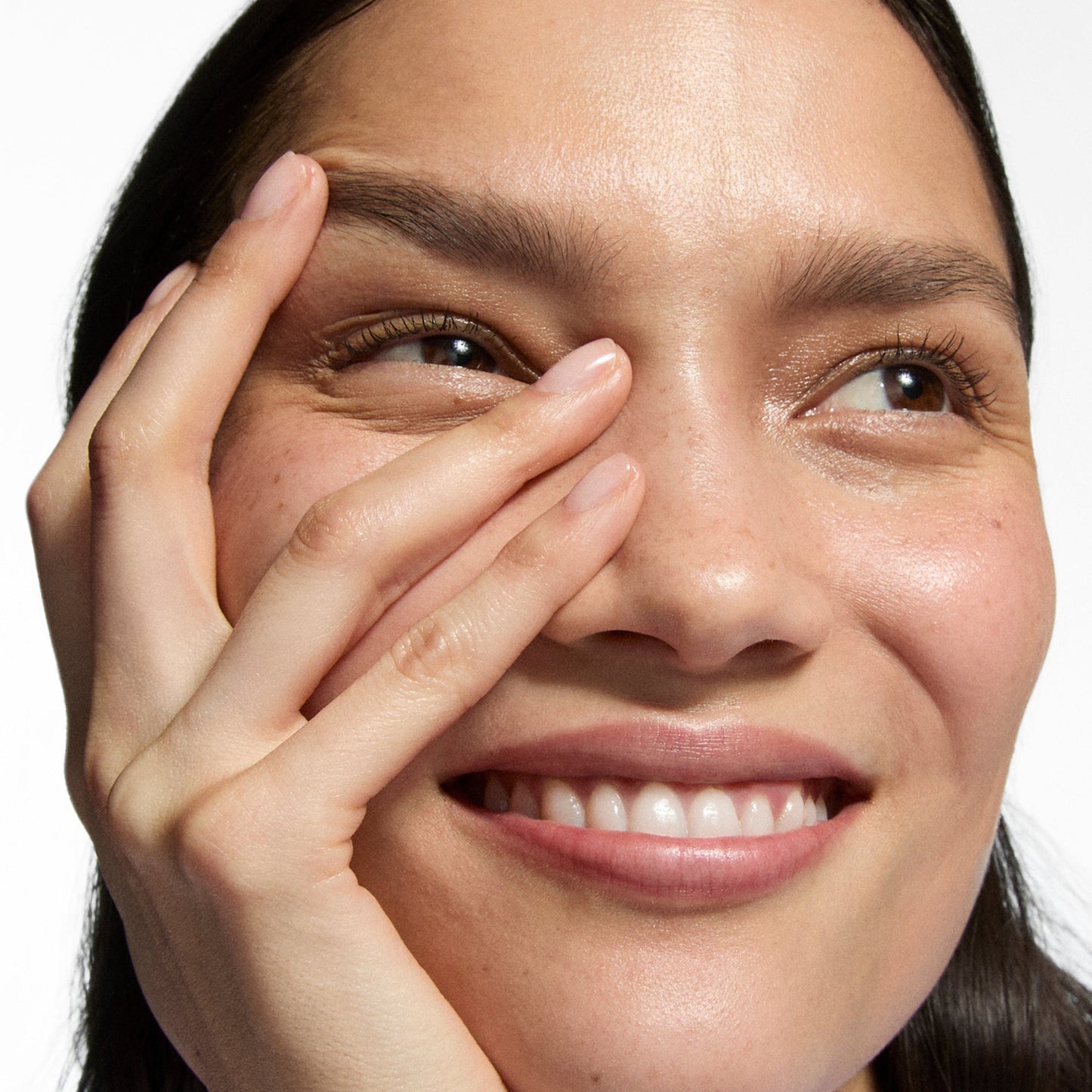 hydro-surge-dewy-face-mist-j1 Omega50_Model_2000x2000-1_3445dd8f-e76c-42a0-b3ad-1d9a4cba4df0.jpg