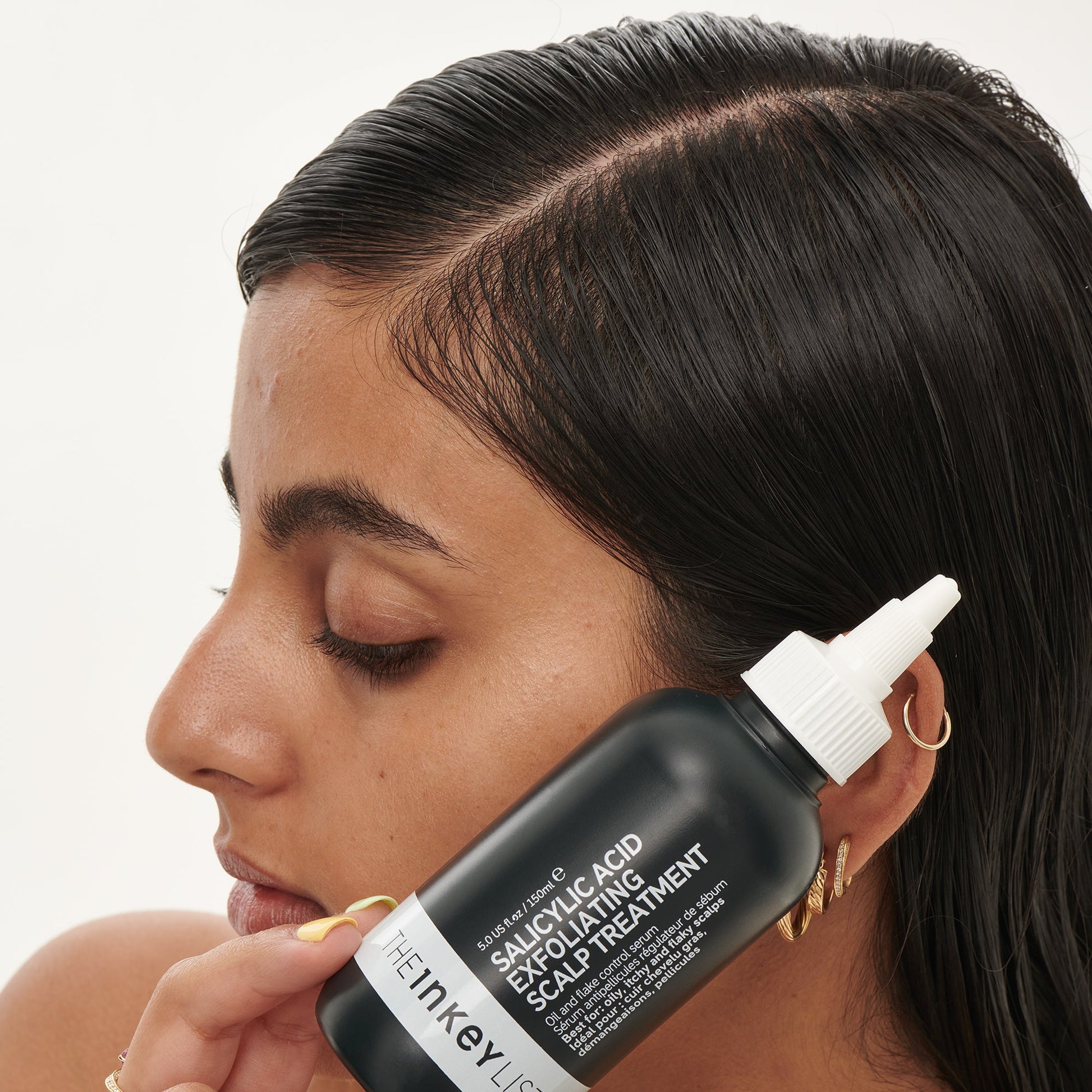 clean-and-healthy-scalp-duo-t5 SallyHAIR_ModelLifestyle_2e55b949-fa6c-43b1-8dc6-497be78c74bb.jpg