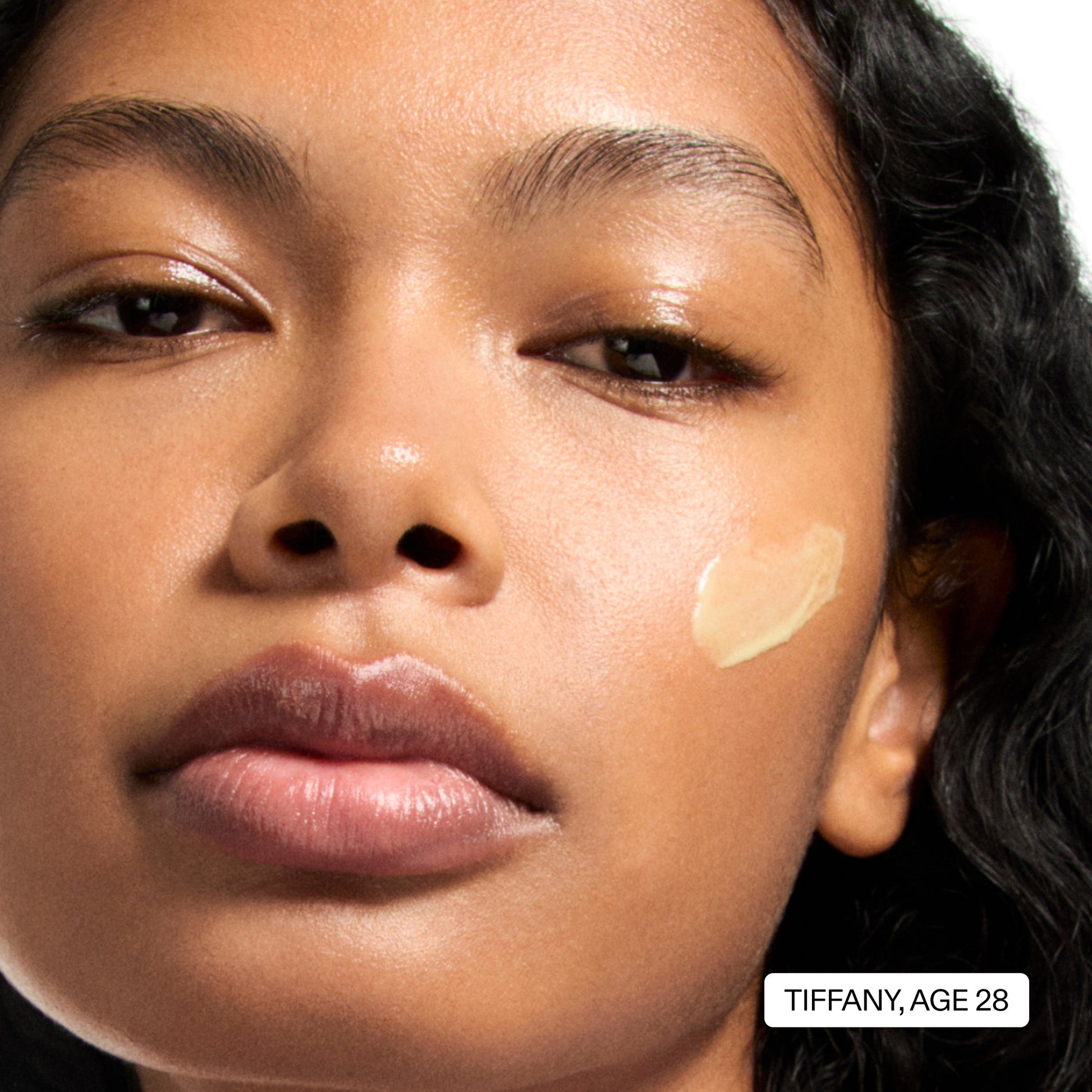 starter-retinol-serum-q5 StarterRetinol_Model2_2000x2000_fa44e5e2-09cd-4121-9780-08a9debd7d88.jpg