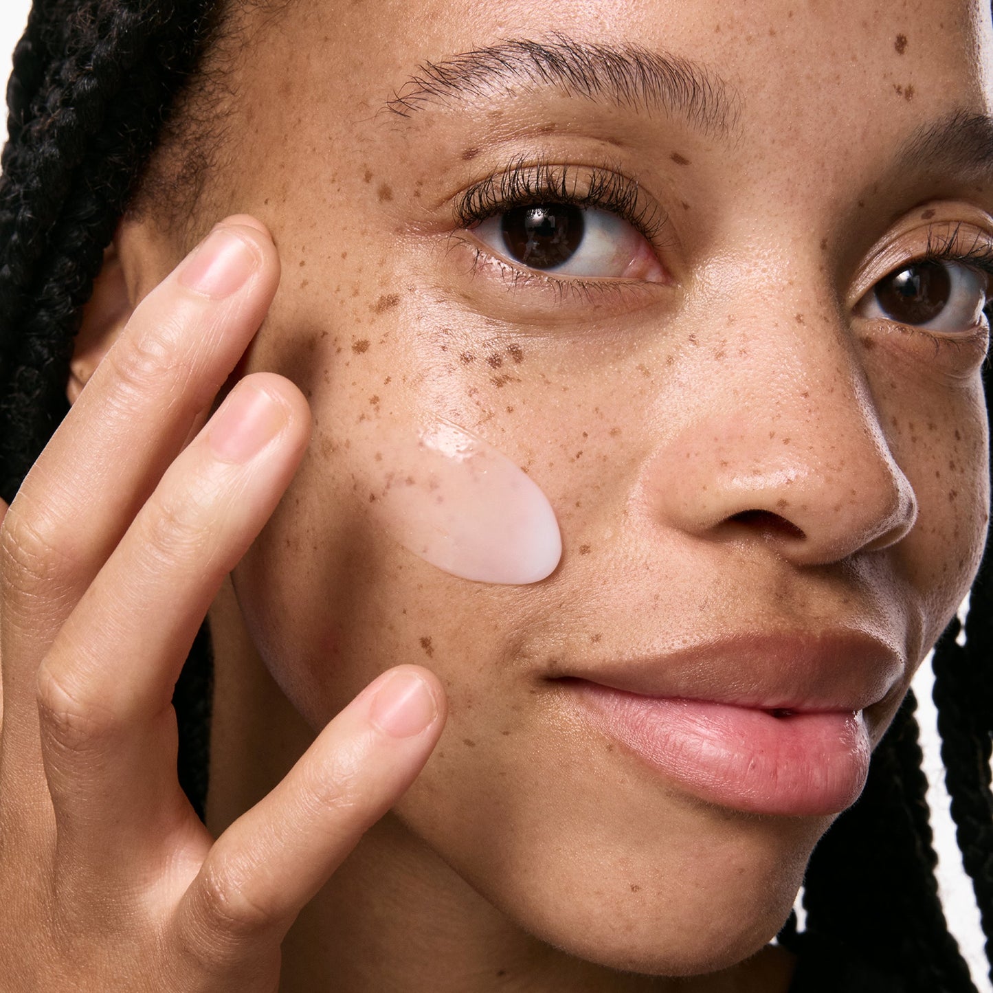 vitamin-b-c-and-e-moisturizer-r3 VitBC_E_ModelGoopMacro_2000x2000_bc64d363-139d-4699-88a9-2e0b1942763a.jpg